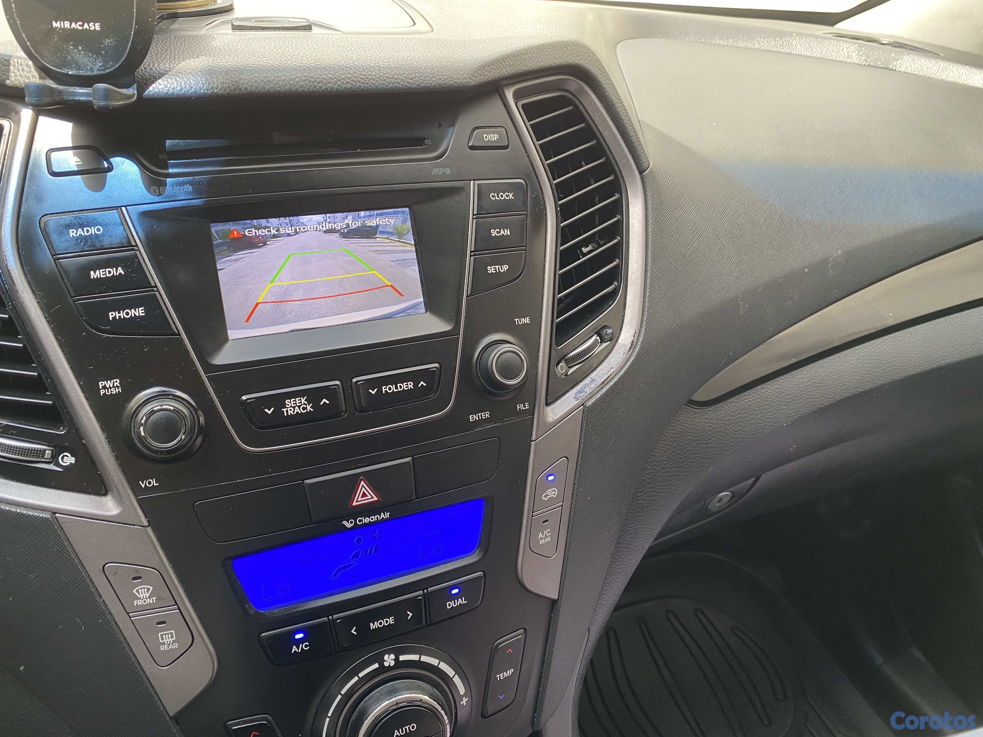 jeepetas y camionetas - Hiunday Santa Fe uso urbano, excelente condiciones 8