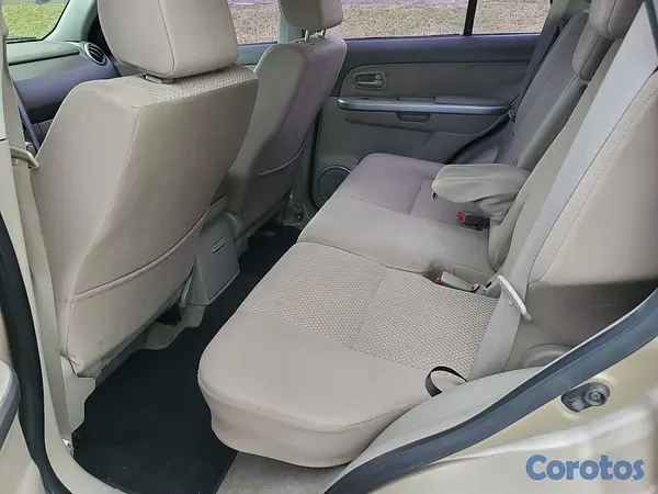 jeepetas y camionetas - Suzuki Grand vitara 2011 Excelentes condiciones 8