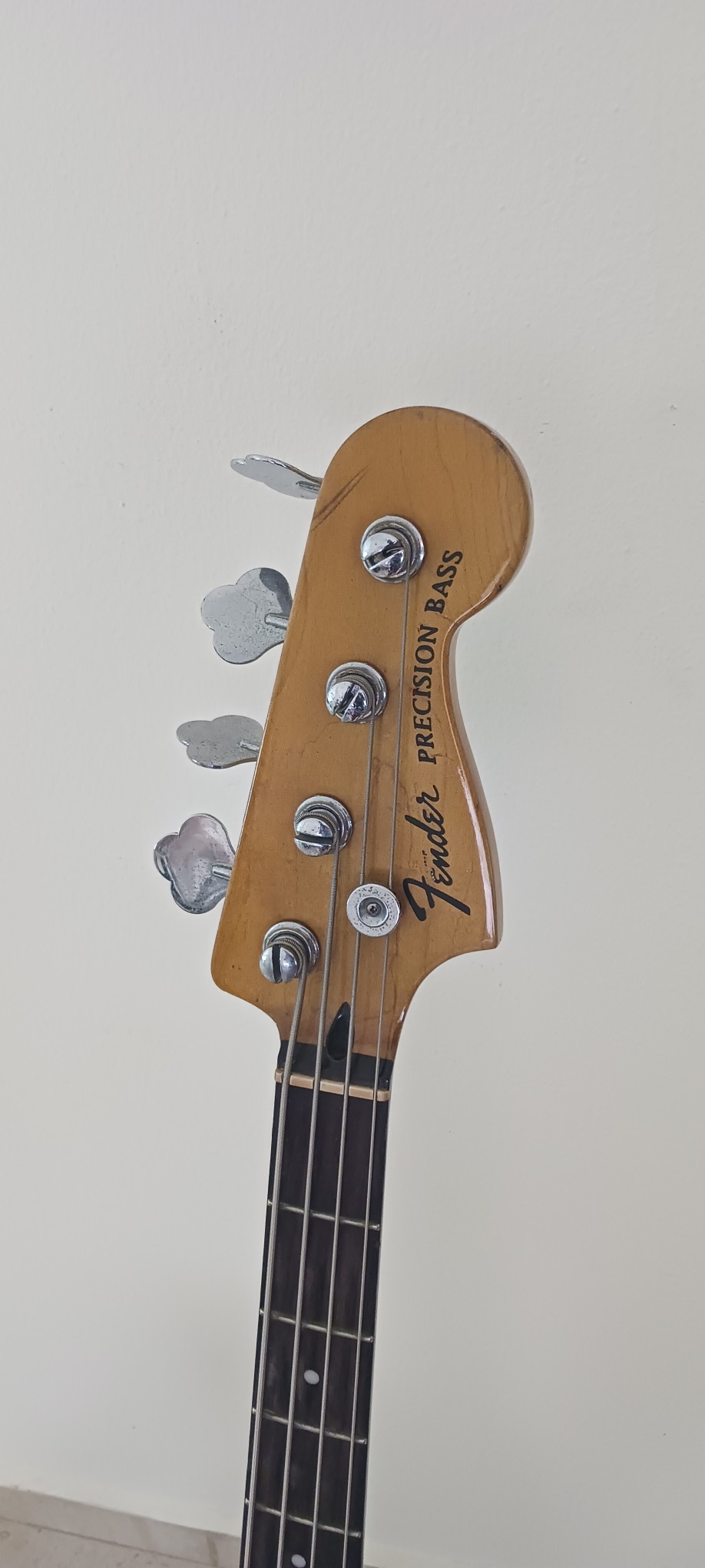instrumentos musicales - Bajo Squier Precisión bass Standar, 2008, con upgrades Fender. 2