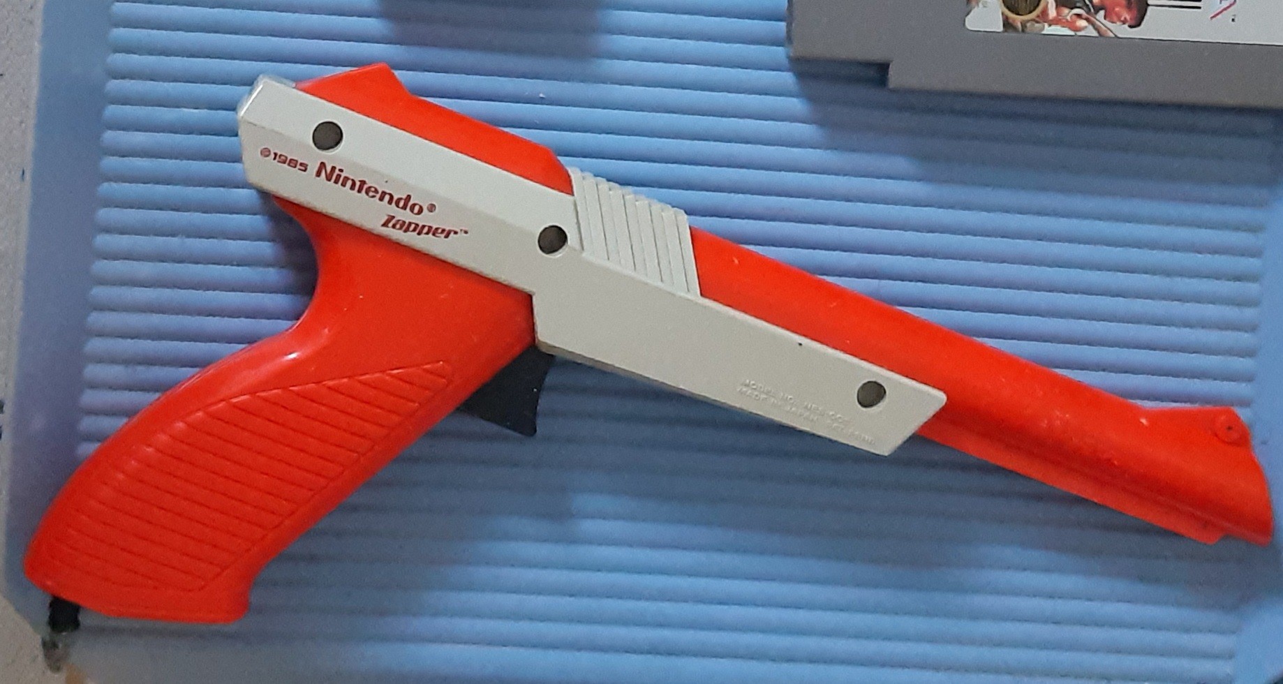 consolas y videojuegos - Nintendo NES Clasico Zapper Pistola Original y cartucho de Mario y Duck Hunt