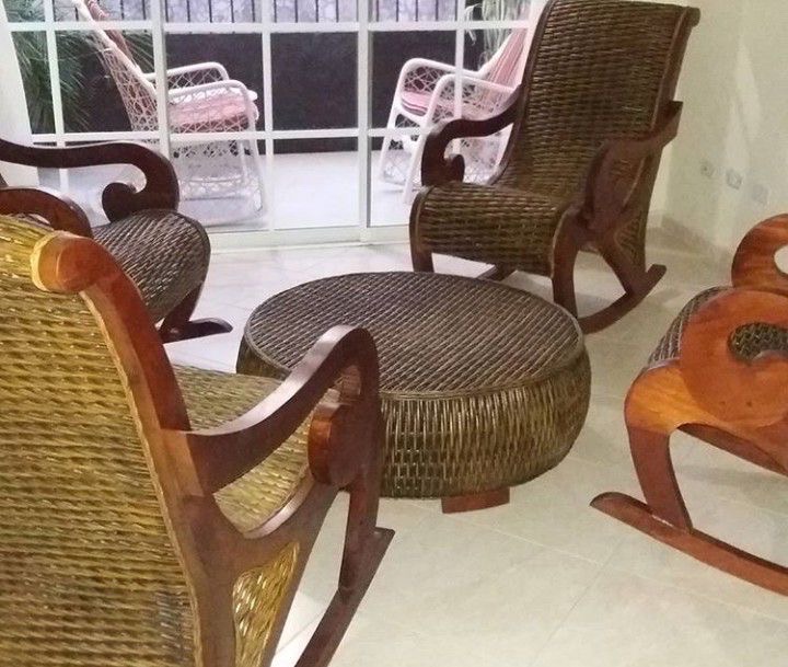 muebles y colchones -  juego de mecedora en Mimbre Y caoba 3