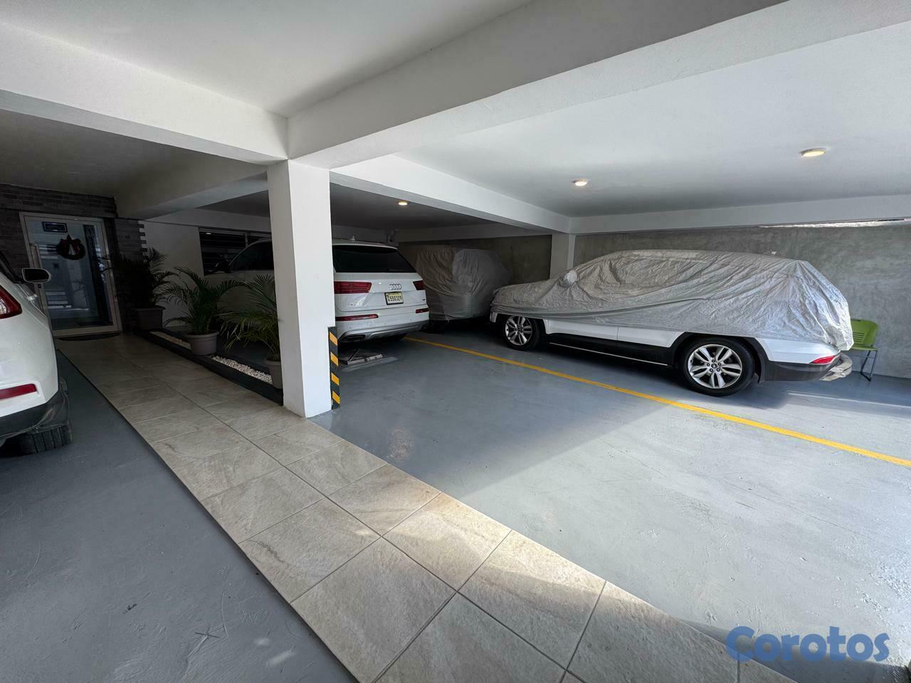 apartamentos - Vendo Apto de Lujo en 2DO. NIVEL con TERRAZA y GAZ 9