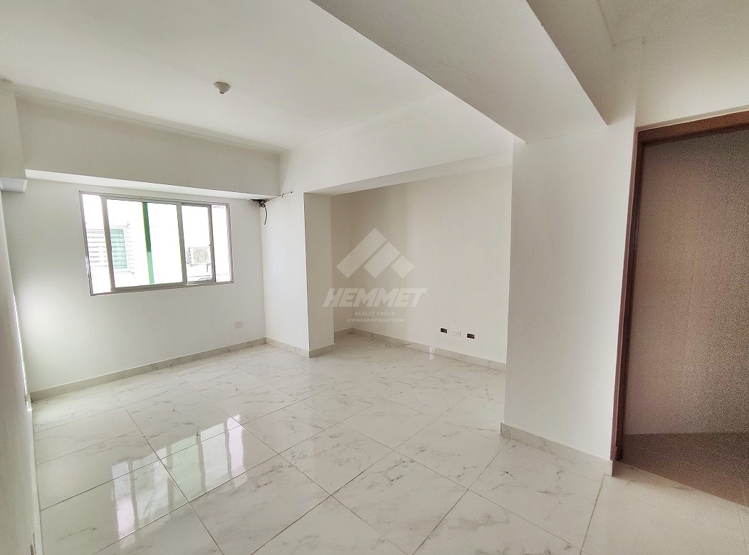 apartamentos - 220MTS2 CON ELEVADOR Y 3 PARQUEOS SOTERRADOS LA ESMERALDA STGO 5