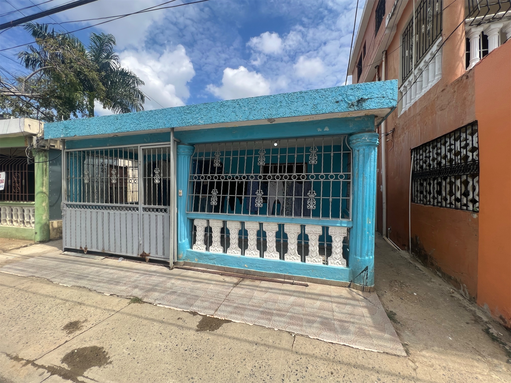 casas - Venta de casa en san Isidro arriba carretera mella km18  la casa tiene cintillo 4