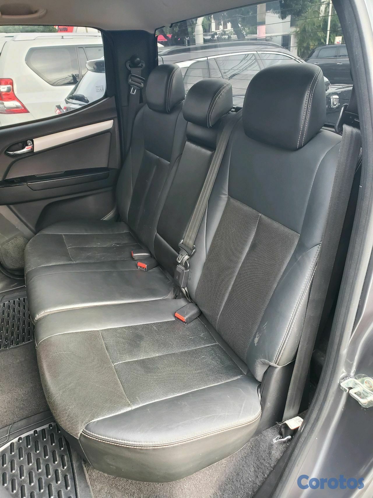 jeepetas y camionetas - Isuzu D'MAX LS 4WD 2020 8