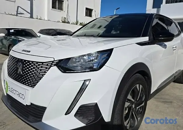 jeepetas y camionetas -  *Oportunidad* Venta de vehículo Peugeot e2008 2020 Como Nuevo 3