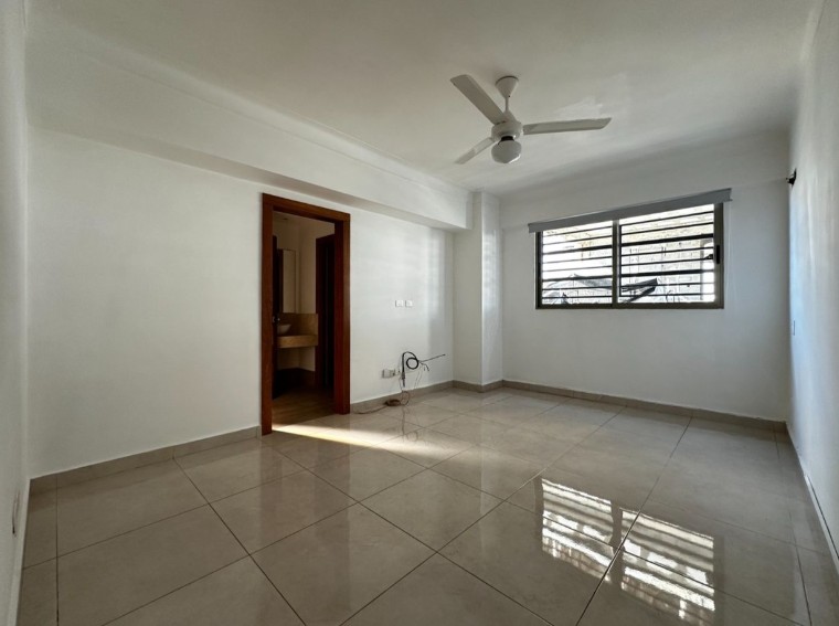 apartamentos - Alquiler de Apartamento Vacio en Mirador Sur Amplio 5