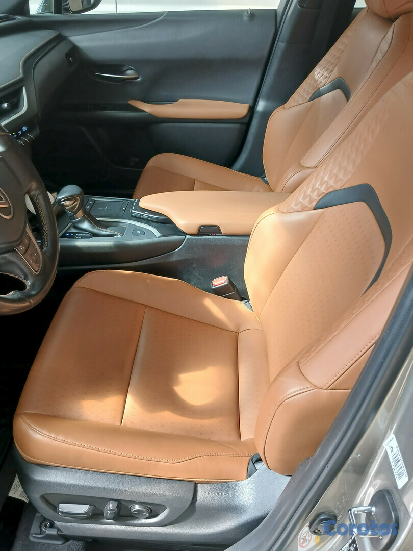 jeepetas y camionetas - Laxus UX 200 año 2020  6