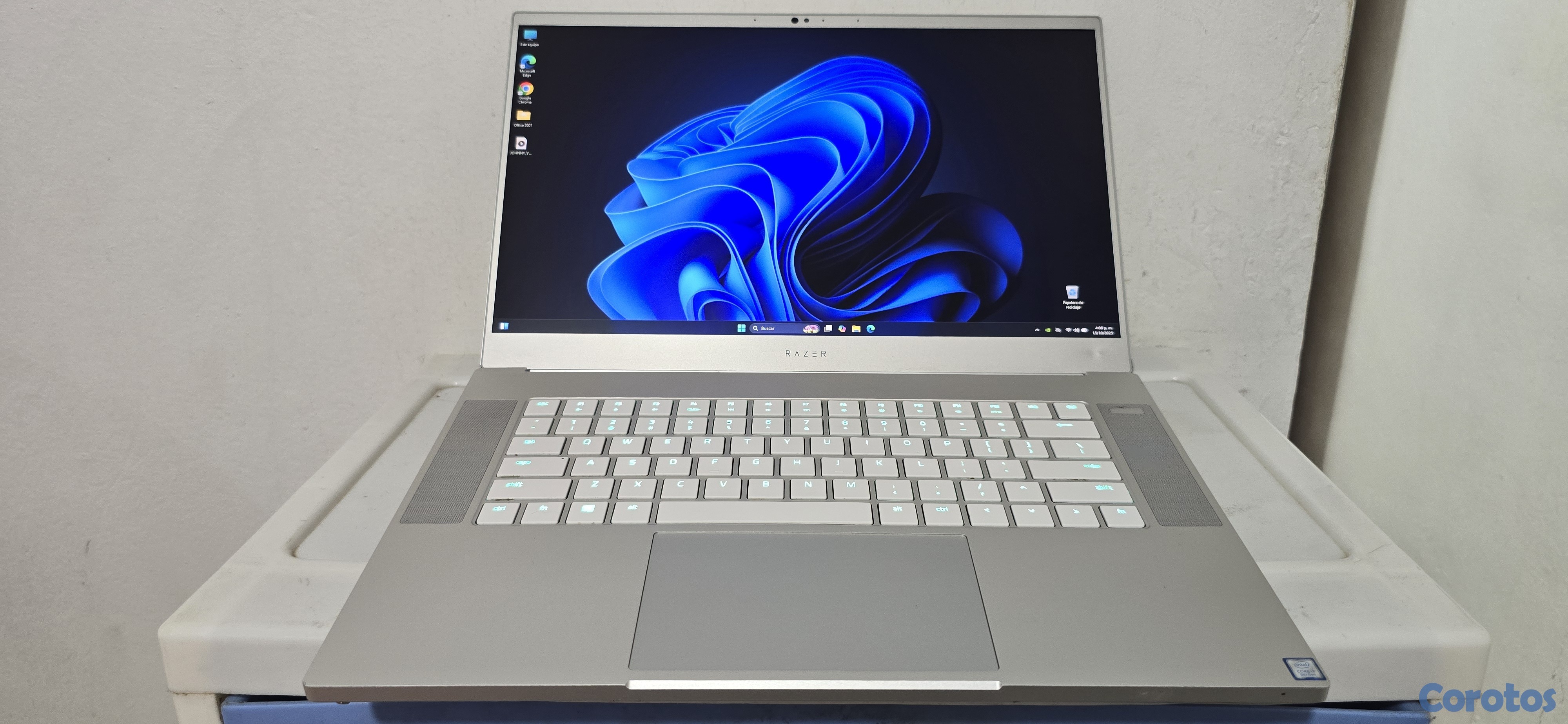 computadoras y laptops - Razer blade Gamer 15 Pulg Core i7 Ram 24gb  Disco 512gb SSD Nvidea Rtx 2060 6gb  1