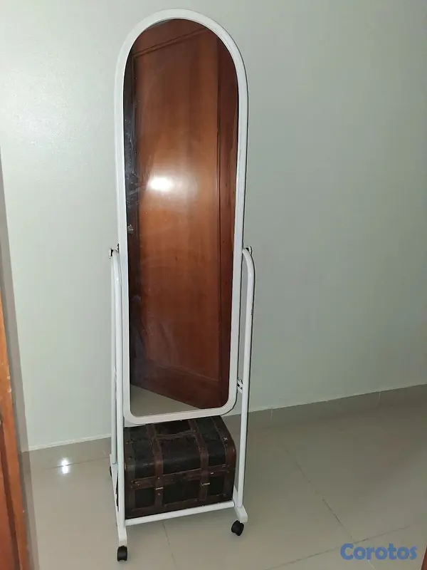 decoración y accesorios - Espejo con ruedas  2
