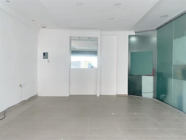 oficinas y locales comerciales - Local comercial en los prados  1