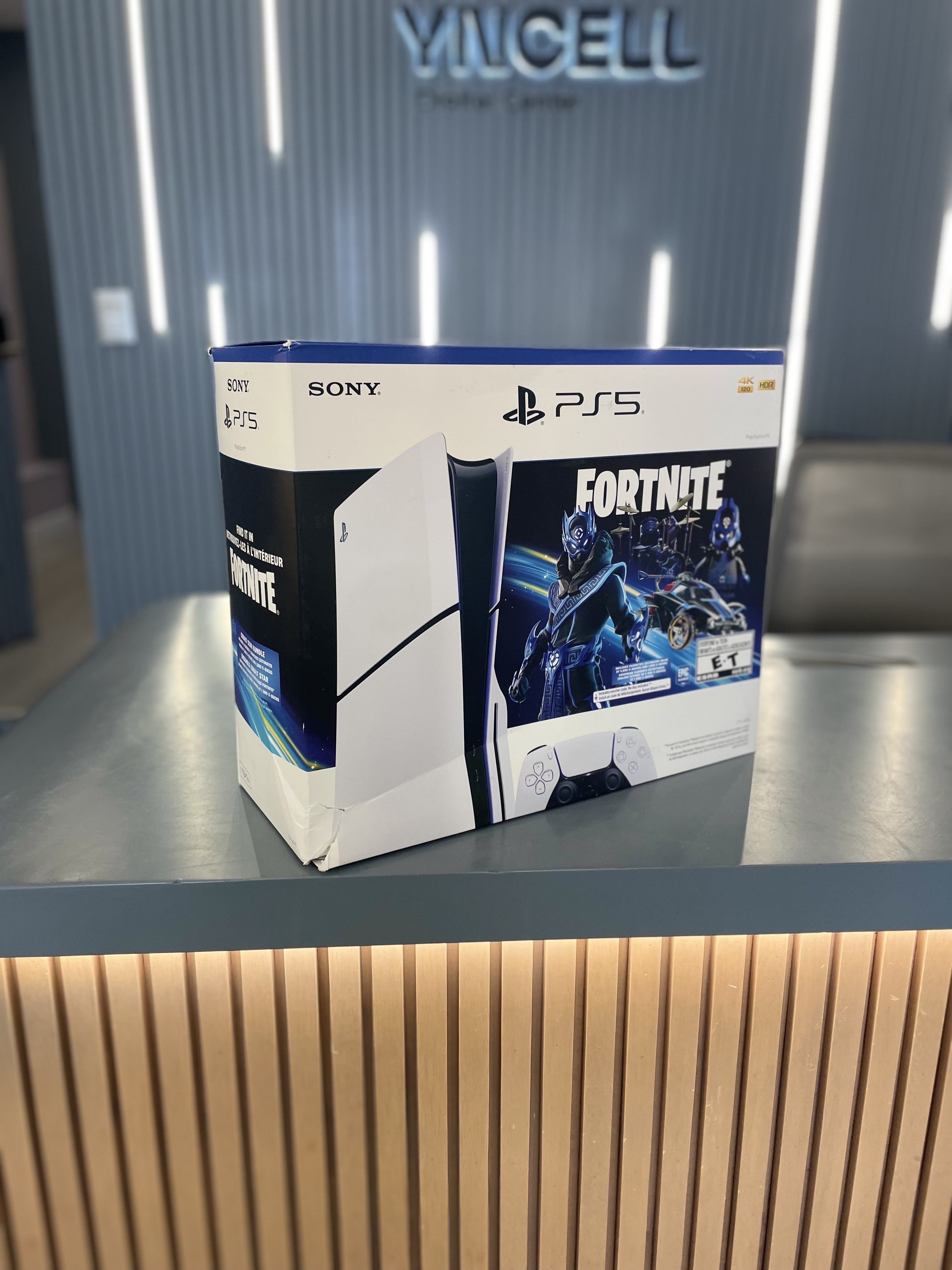 consolas y videojuegos - PLAYSTATION 5 SLIM DE DISCO CON JUEGO (FORNITE)1TB 1