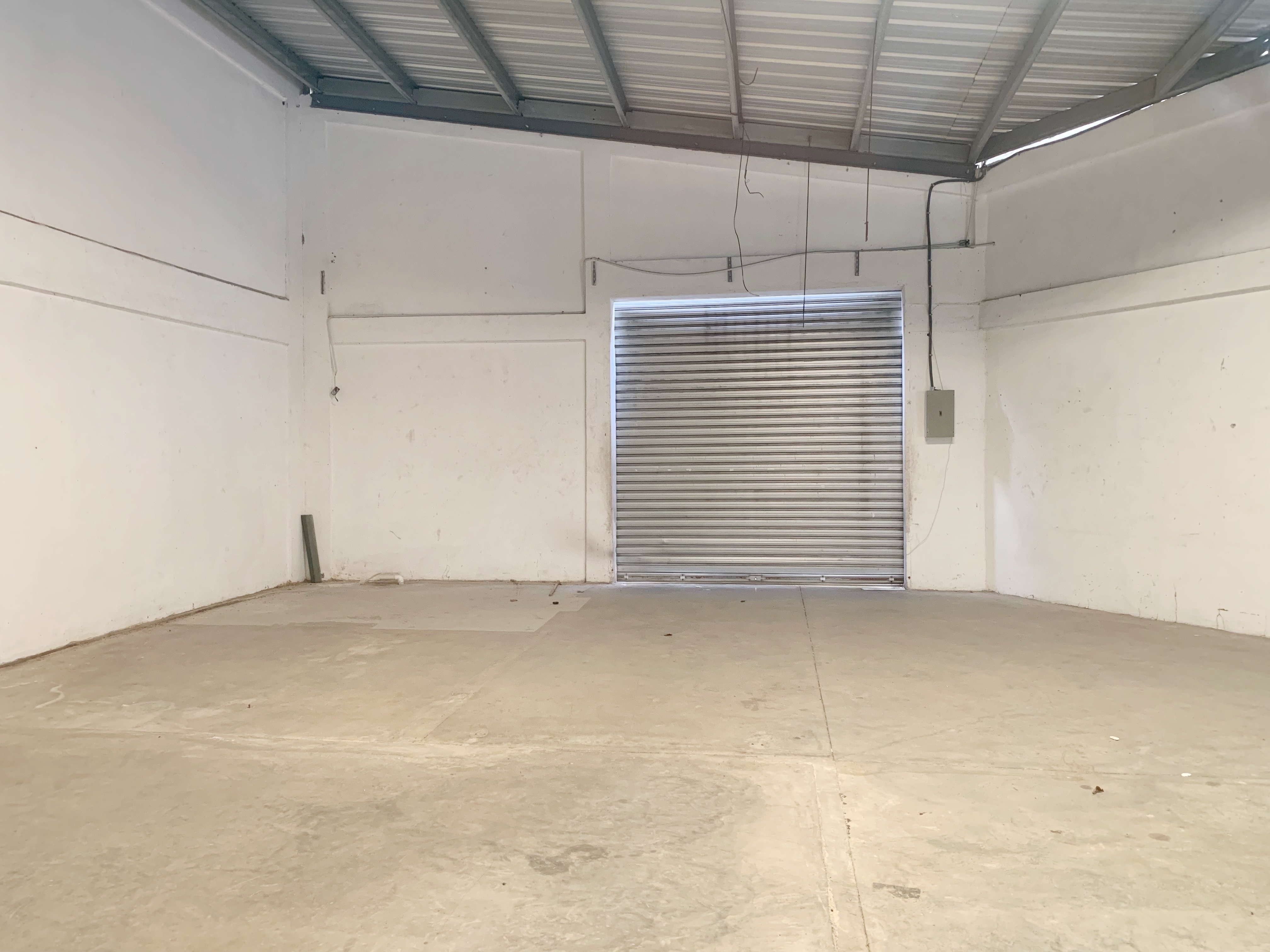 oficinas y locales comerciales - Local con nave y oficinas  2