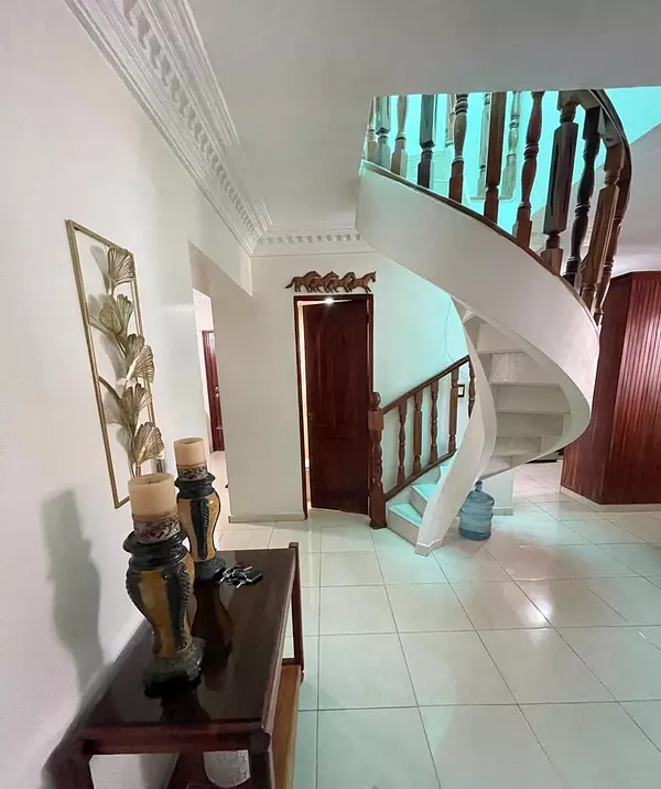 apartamentos - 𝗩𝗘𝗡𝗗𝗢  𝗣𝗘𝗡𝗧𝗛𝗢𝗨𝗦𝗘 𝗘𝗡 𝗕𝗘𝗟𝗟𝗔 𝗩𝗜𝗦𝗧𝗔
 4