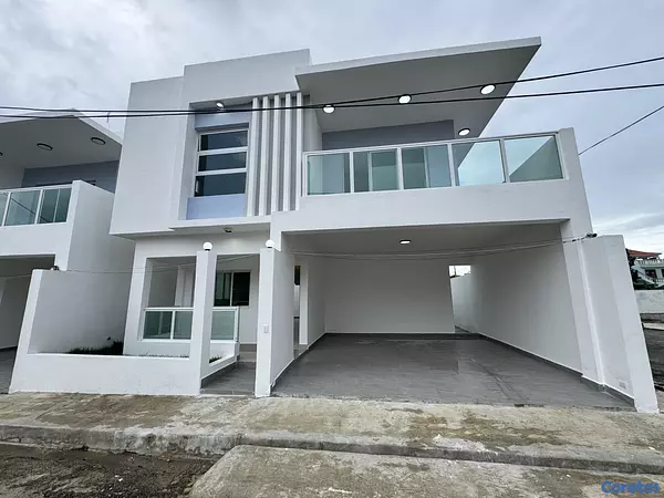 casas - venta de casa en la autopista de san isidro brisa oriental Santo Domingo este  2