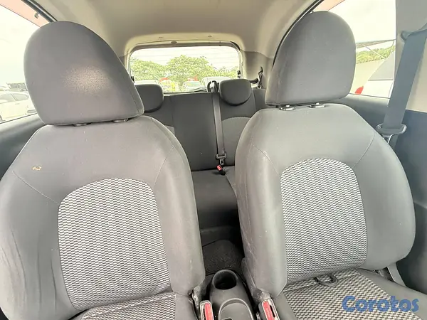 carros - Nissan March 2019 Plateado  9