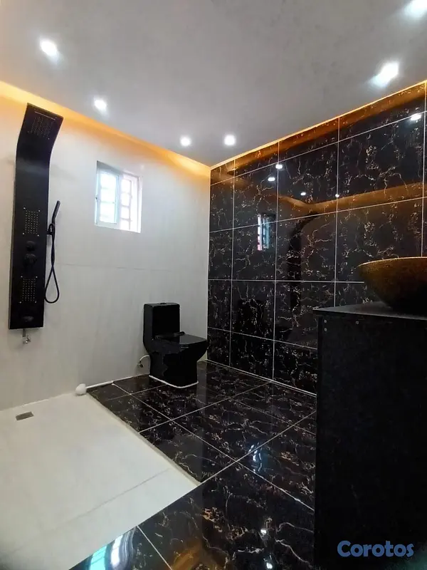 casas - venta de casa con jacuzzi en la autopista de san isidro Santo Domingo este  3
