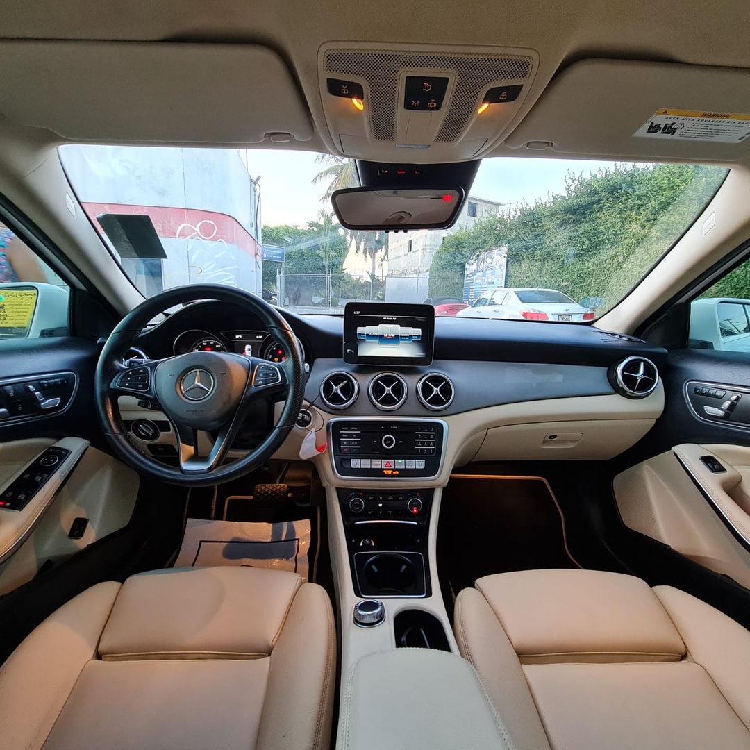 carros - Mercedes Benz GLA 250 año 2019 Clean CarFax 5