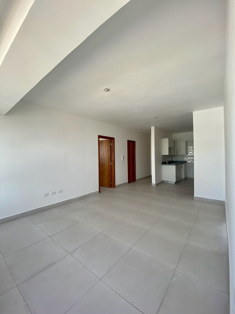 apartamentos - Se alquila apartamento en Evaristo Morales 1