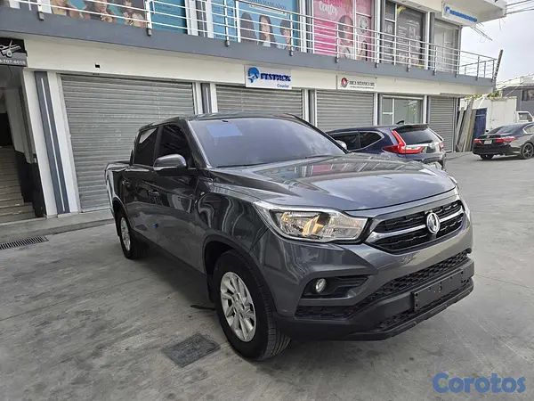 jeepetas y camionetas - KGM REXTON 2021 GRIS OSCURO DIESEL 3