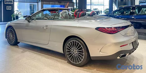 carros - Mercedes-Benz Clase CLE 300 4Matic Cabriolet 2026 7