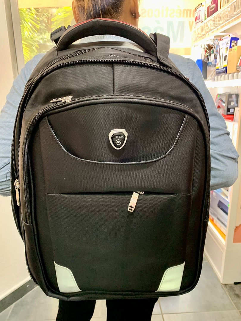 carteras y maletas - Mochilas para Viajes, mensajeros, laptop con cables Usb cargadores. 1