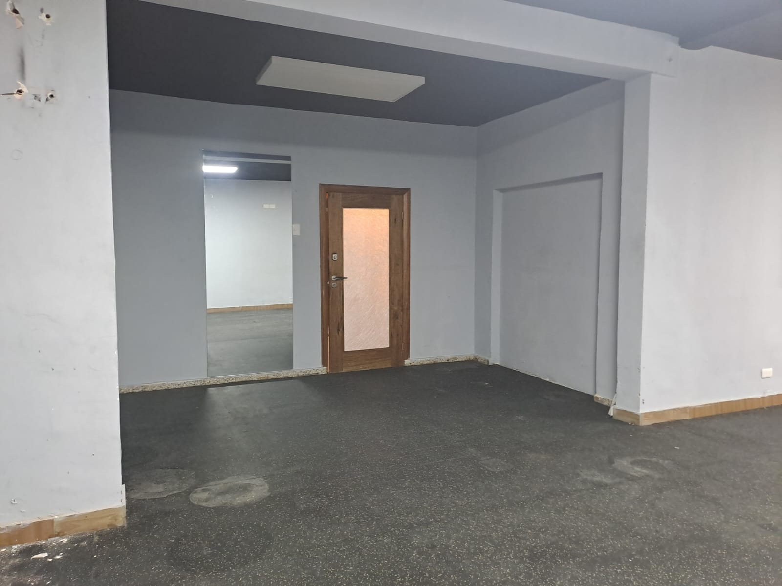 oficinas y locales comerciales - Alquilo Local  1er piso  180 mts en bella vista 3