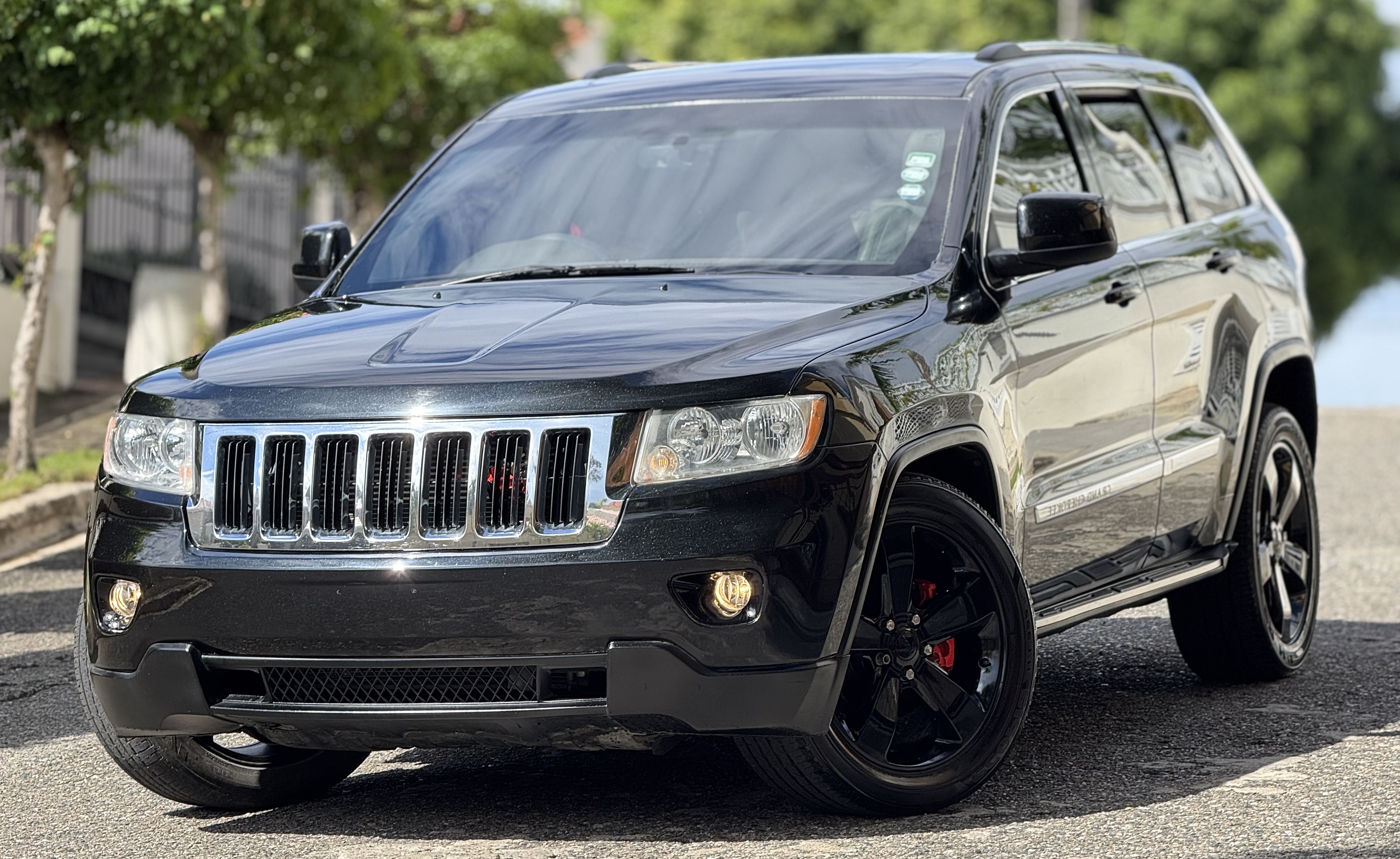 jeepetas y camionetas - Jeep Grand laredo 4x2 panorámica  2011 $559,000