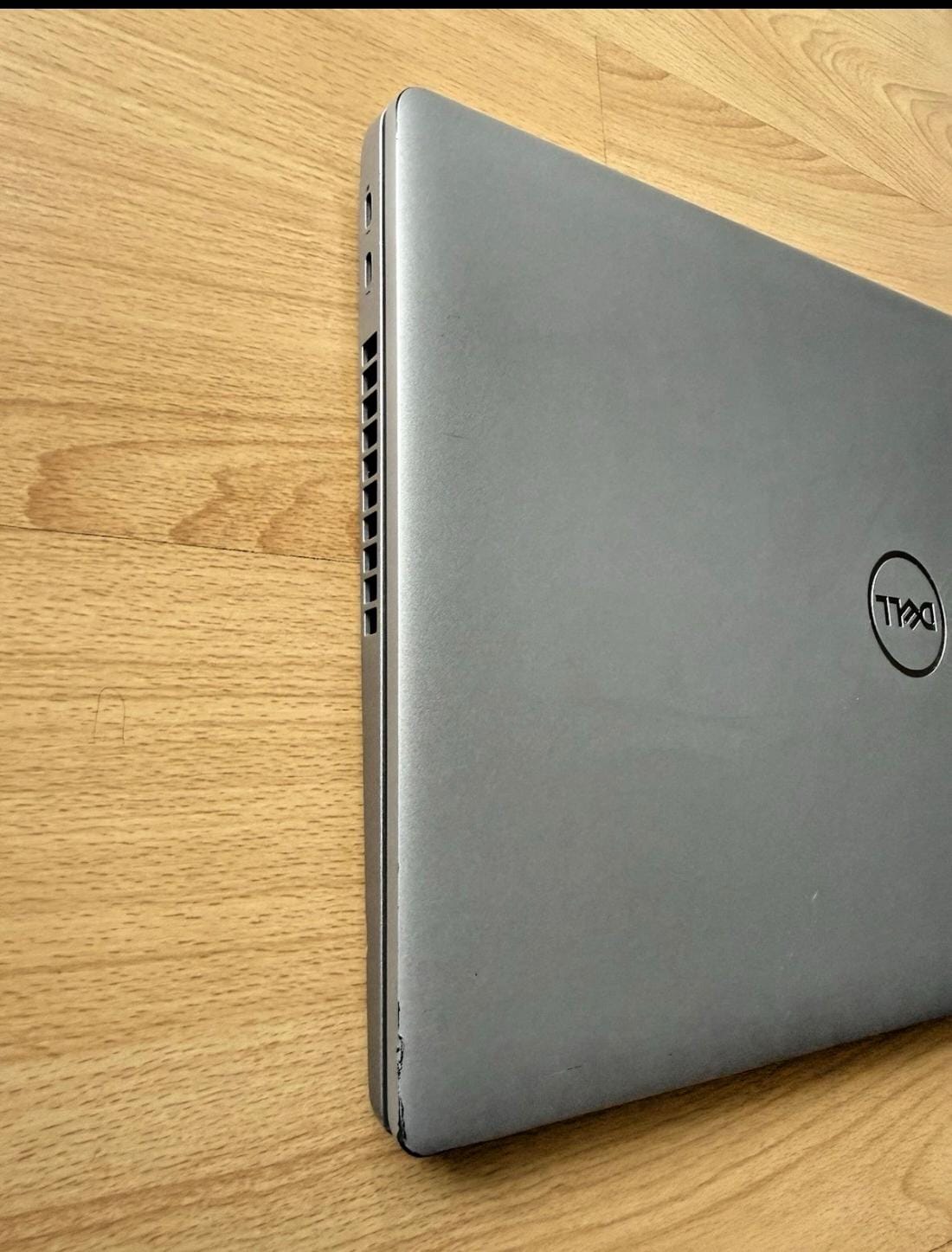 computadoras y laptops - Vendo Dell Latitude 5520 i7-  11th. Generación  6