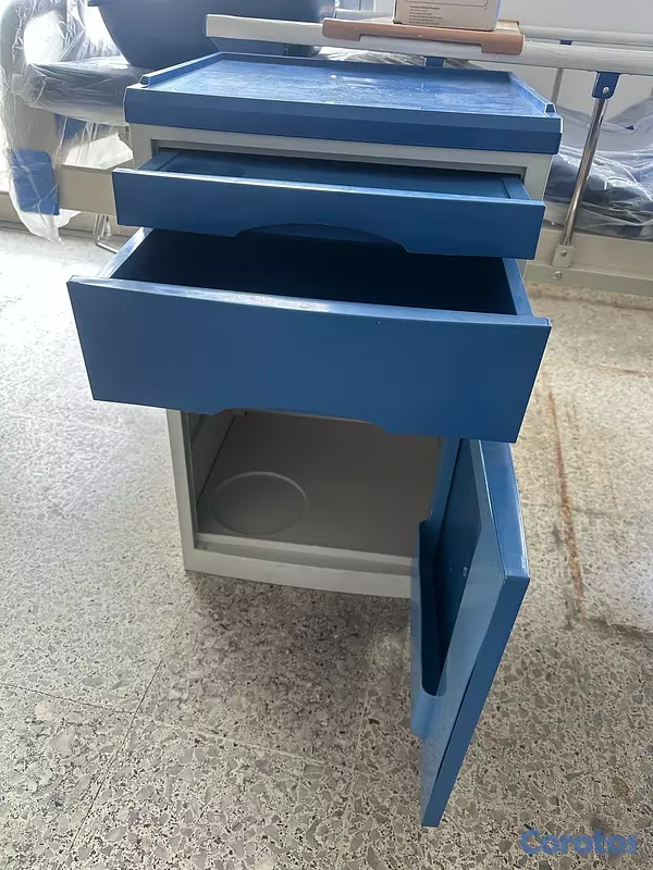 Salud y Equipamiento Médico - mesita de noche para paciente nueva  4