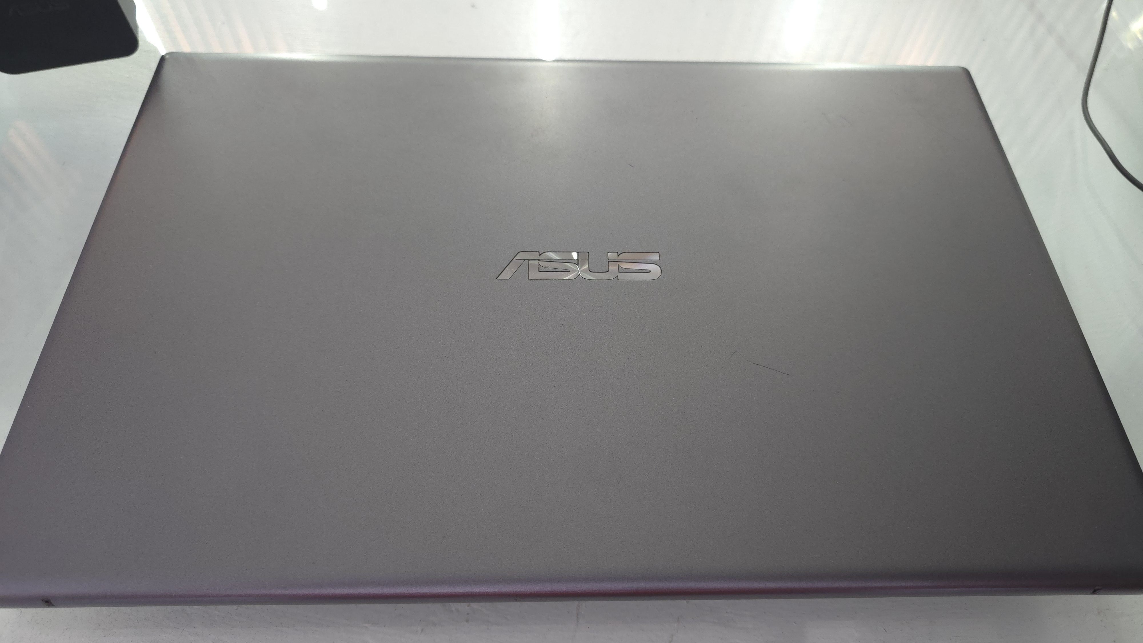 computadoras y laptops - Laptop Asus Vivobook Touch 15.6 LED i3 10th Gen 4