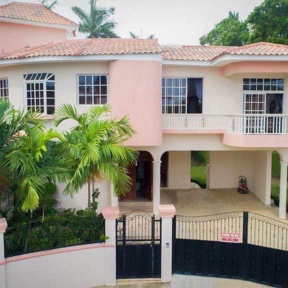 casas - Se vende preciosa casa en prestigiosa urbanización 