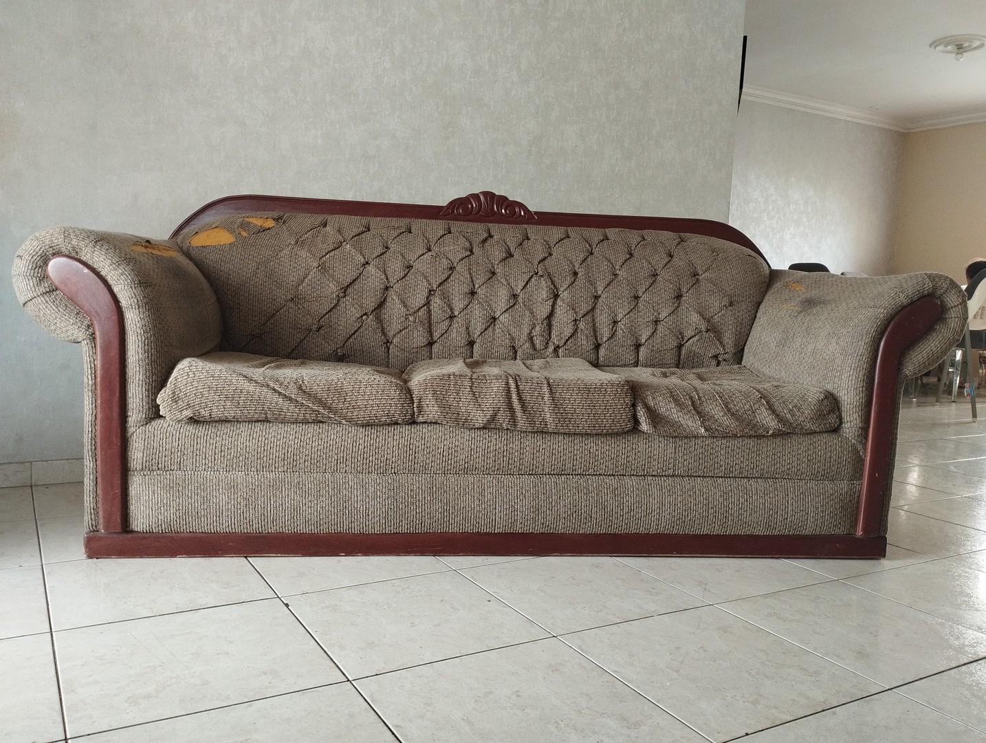 muebles y colchones - Juego de sala de caoba de 4 piezas. Sofa, mesa, dos butacas y otoman 