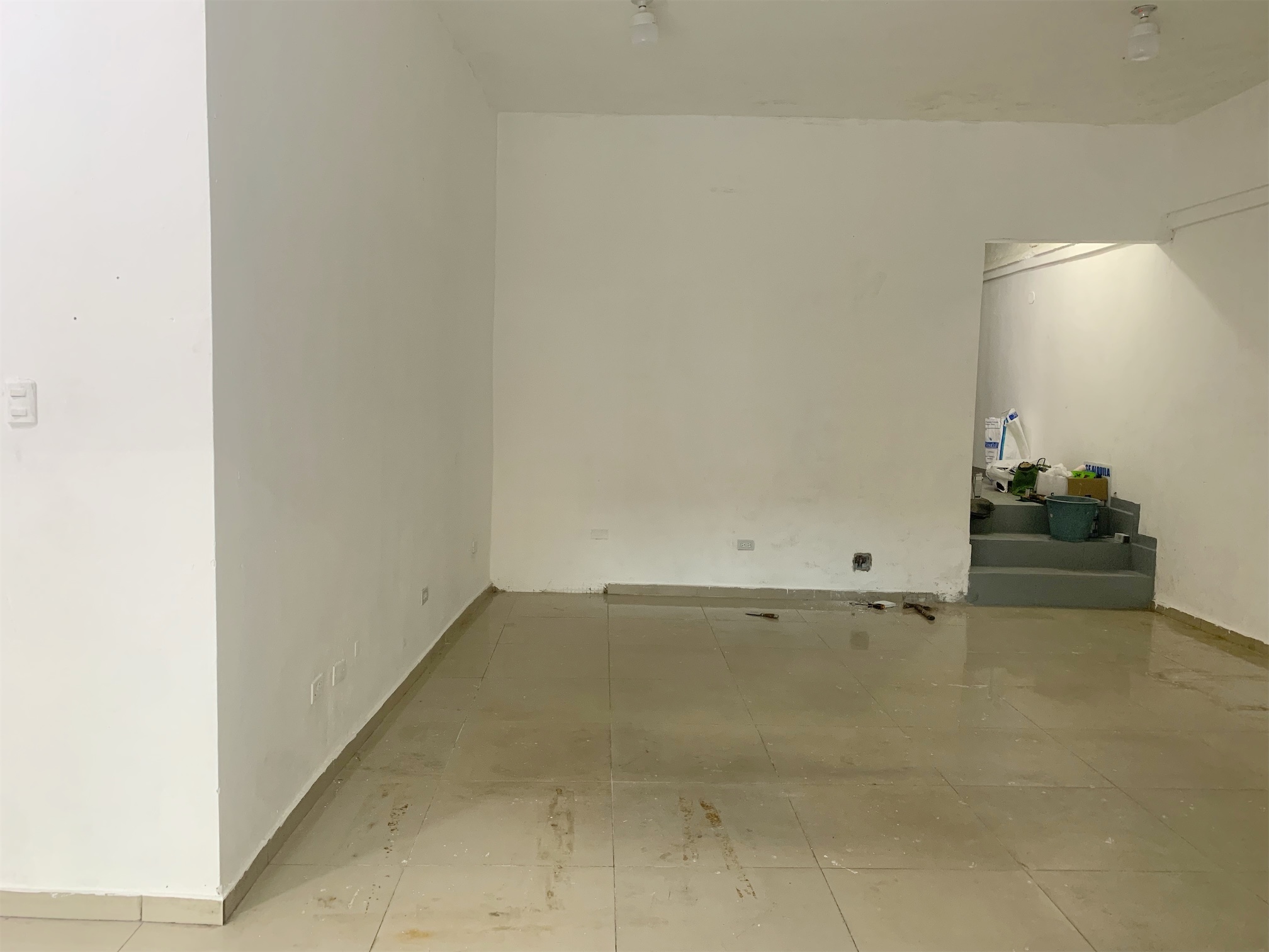 oficinas y locales comerciales - Local en bella vista primer nivel 2