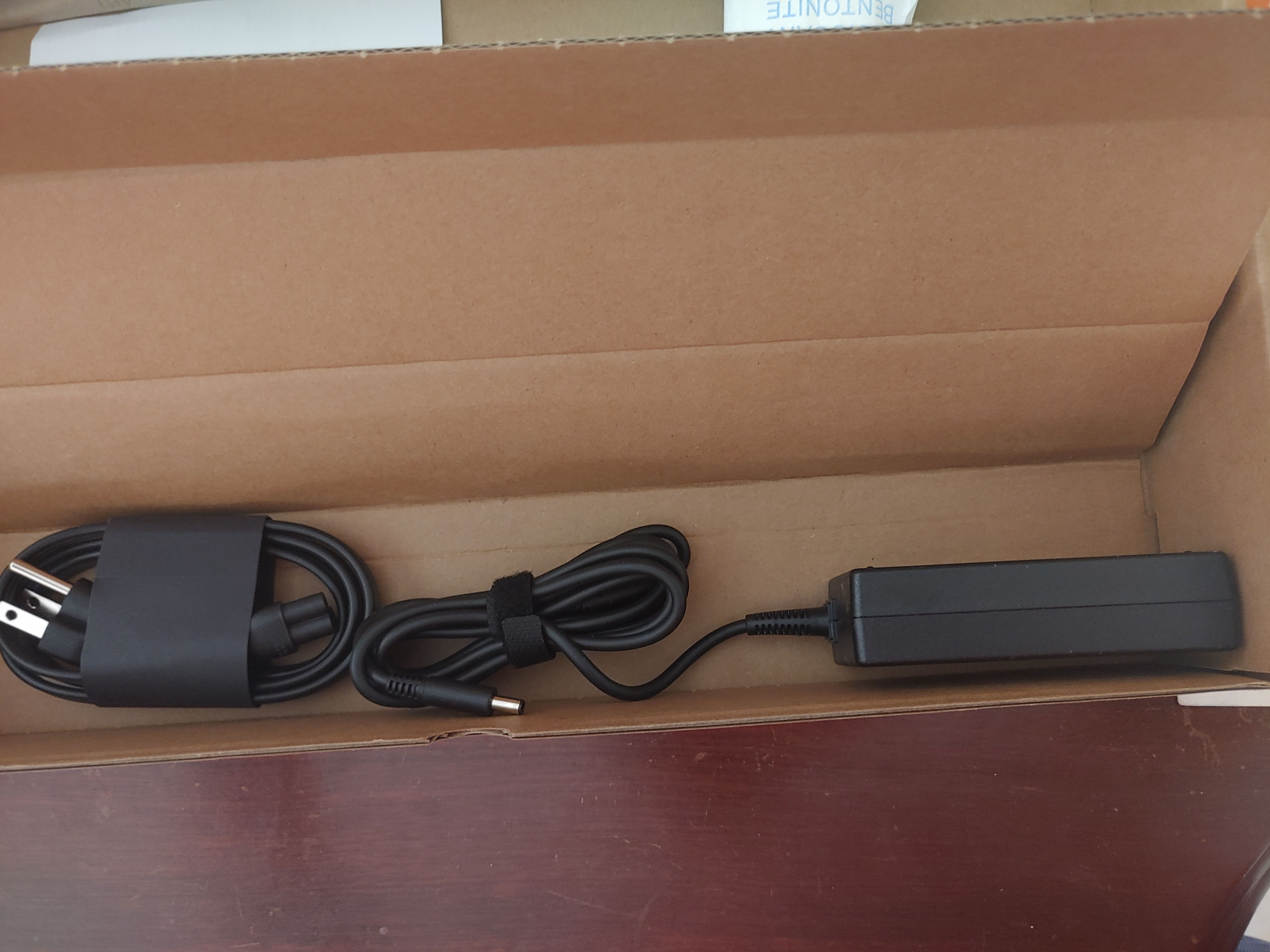 computadoras y laptops - Laptop Dell, nueva en caja, 8GB ram, 500GB  8