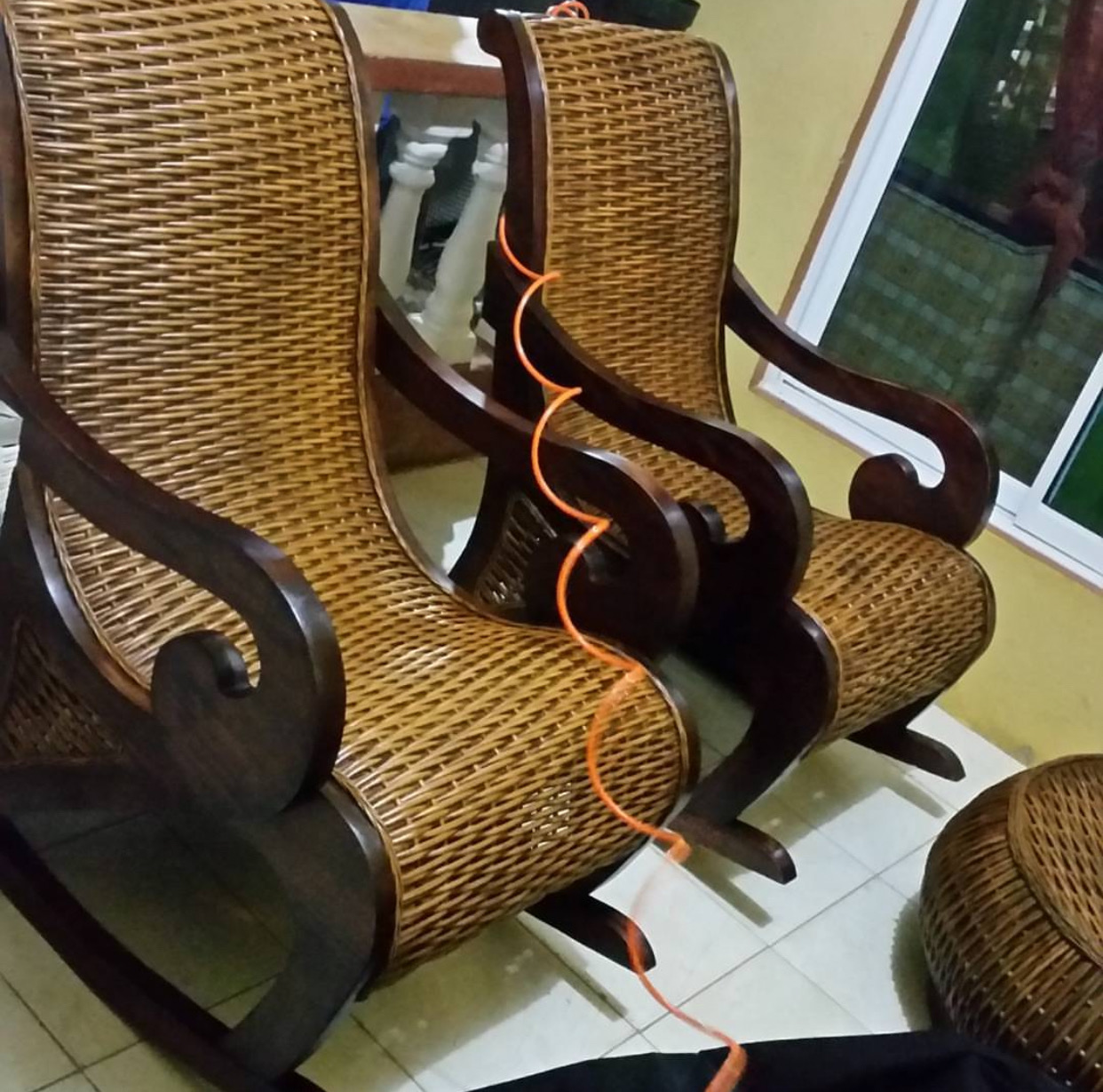 muebles y colchones -  juego de mecedora en Mimbre Y caoba 4