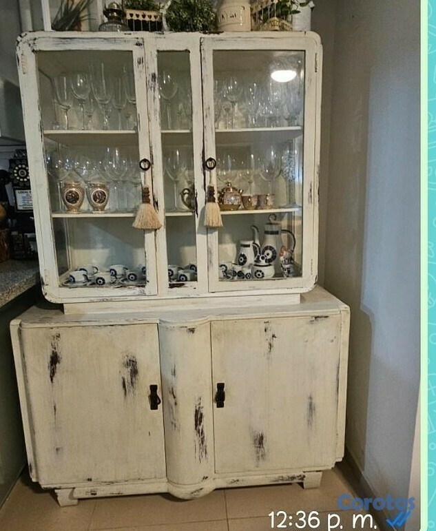 muebles y colchones - Vitrina en Caoba Centenaria estilo Shabbi Chic