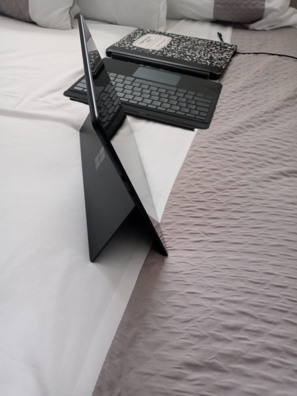 celulares y tabletas - Tablet Microsoft Surface pro X 2