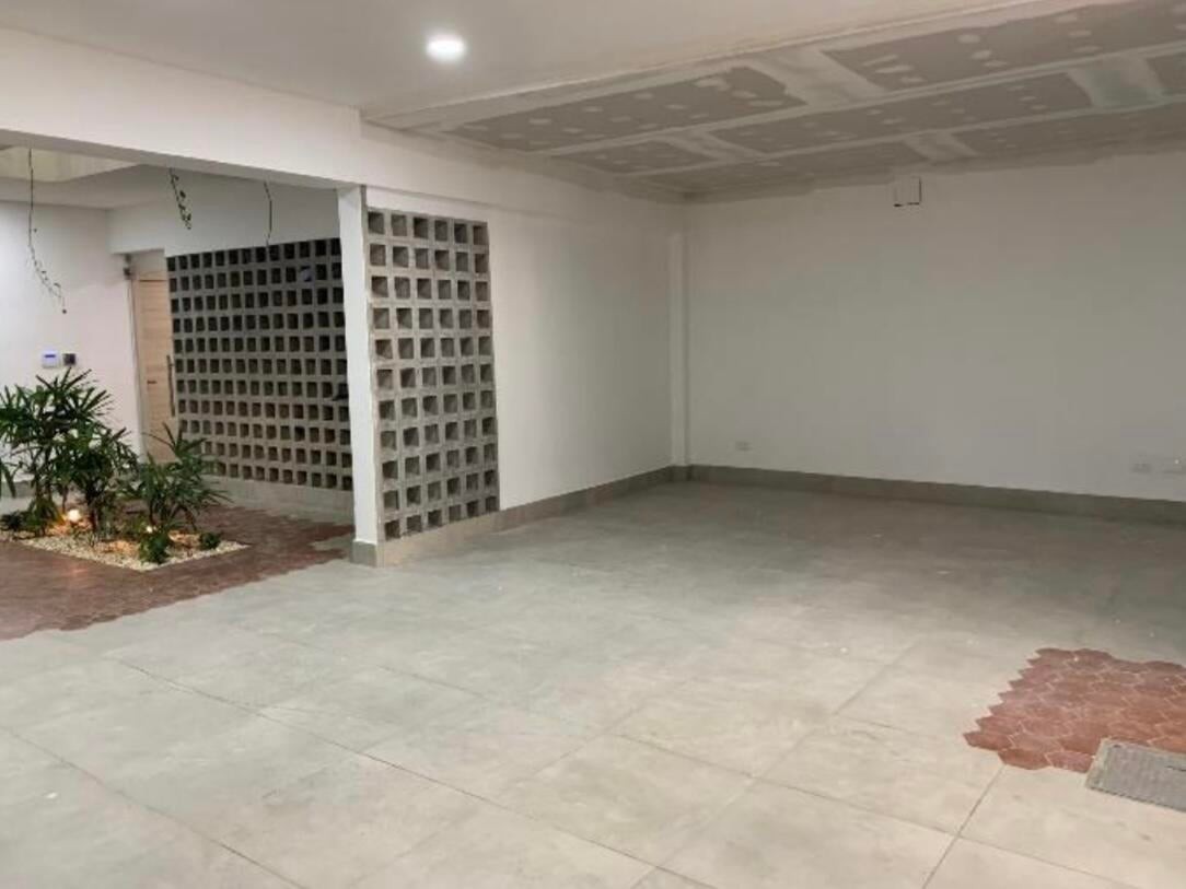 oficinas y locales comerciales - Zona Colonial Nueva Plaza Local Comercial de 16.20mt2 3