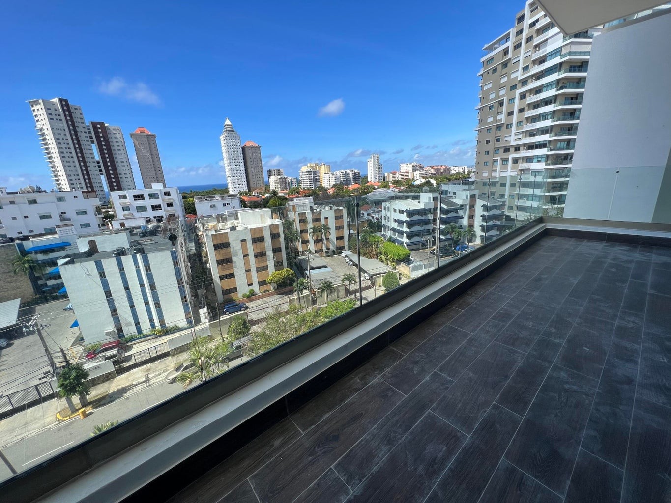 apartamentos - Hermoso apartamento de tres habitaciones 	Los Cacicazgos en Venta 0
