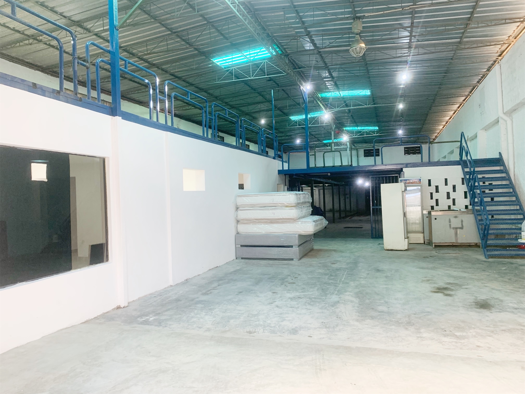oficinas y locales comerciales - De oportunidad nave en alquiler 4