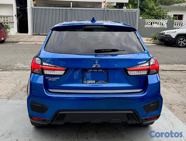 jeepetas y camionetas - Mitsubishi Outlander Sport SE 4x4 2020 4