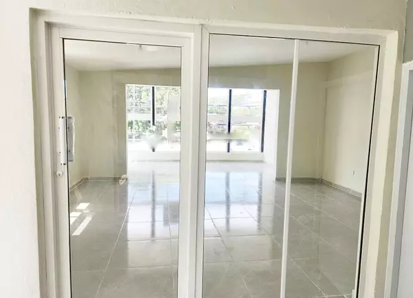 oficinas y locales comerciales - Local céntrico en ensanche la Fe  5