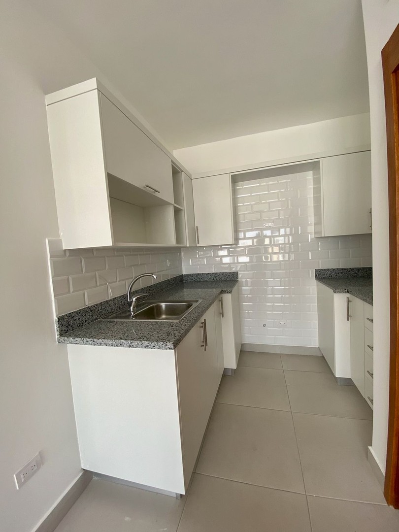 apartamentos - Se alquila apartamento en Evaristo Morales 2