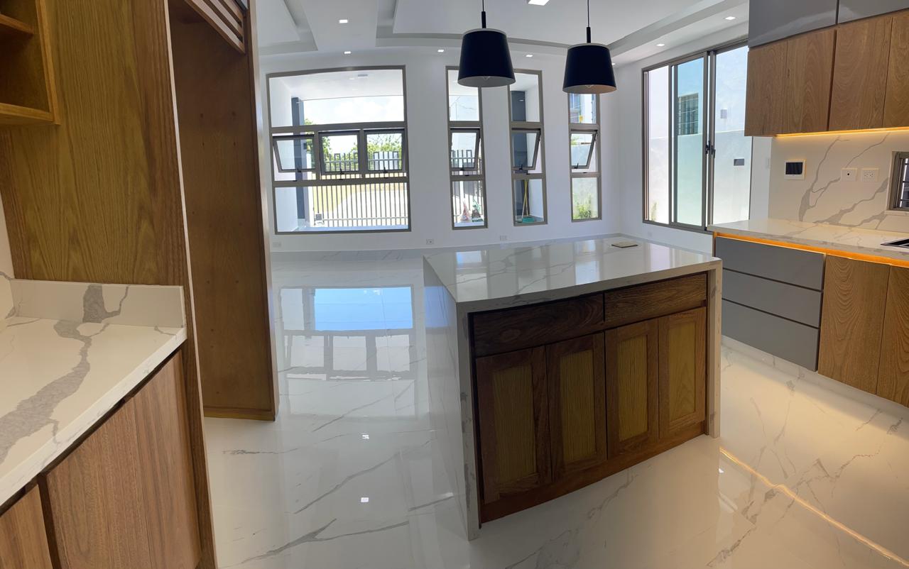 apartamentos - Casa en Proyecto Cerrado, Llanos de Gurabo 4
