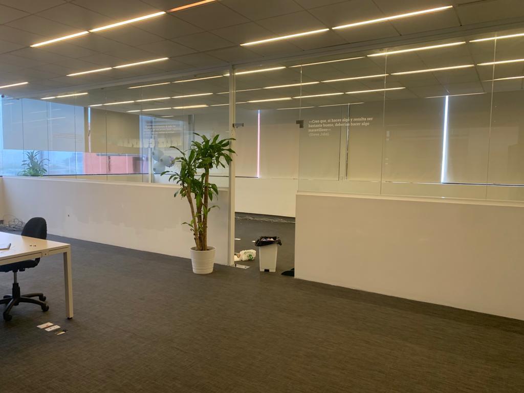 oficinas y locales comerciales - Local comercial en alquiler en Paraíso 0