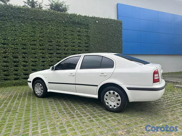 carros - Skoda Octavia Tours 2008 17