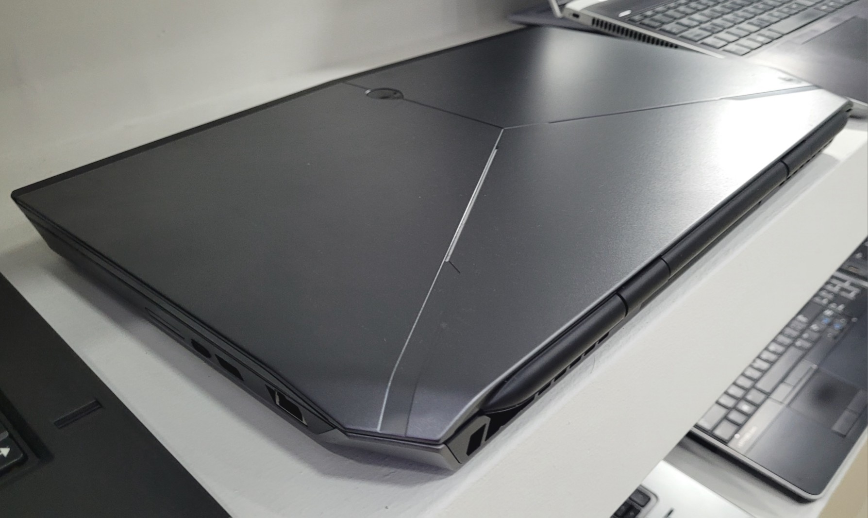computadoras y laptops - Alienware Touch 4k R2 15 Pulg Core i7 Ram 16gb ddr4 Disco 1tb Nvidea Gtx 970m 2