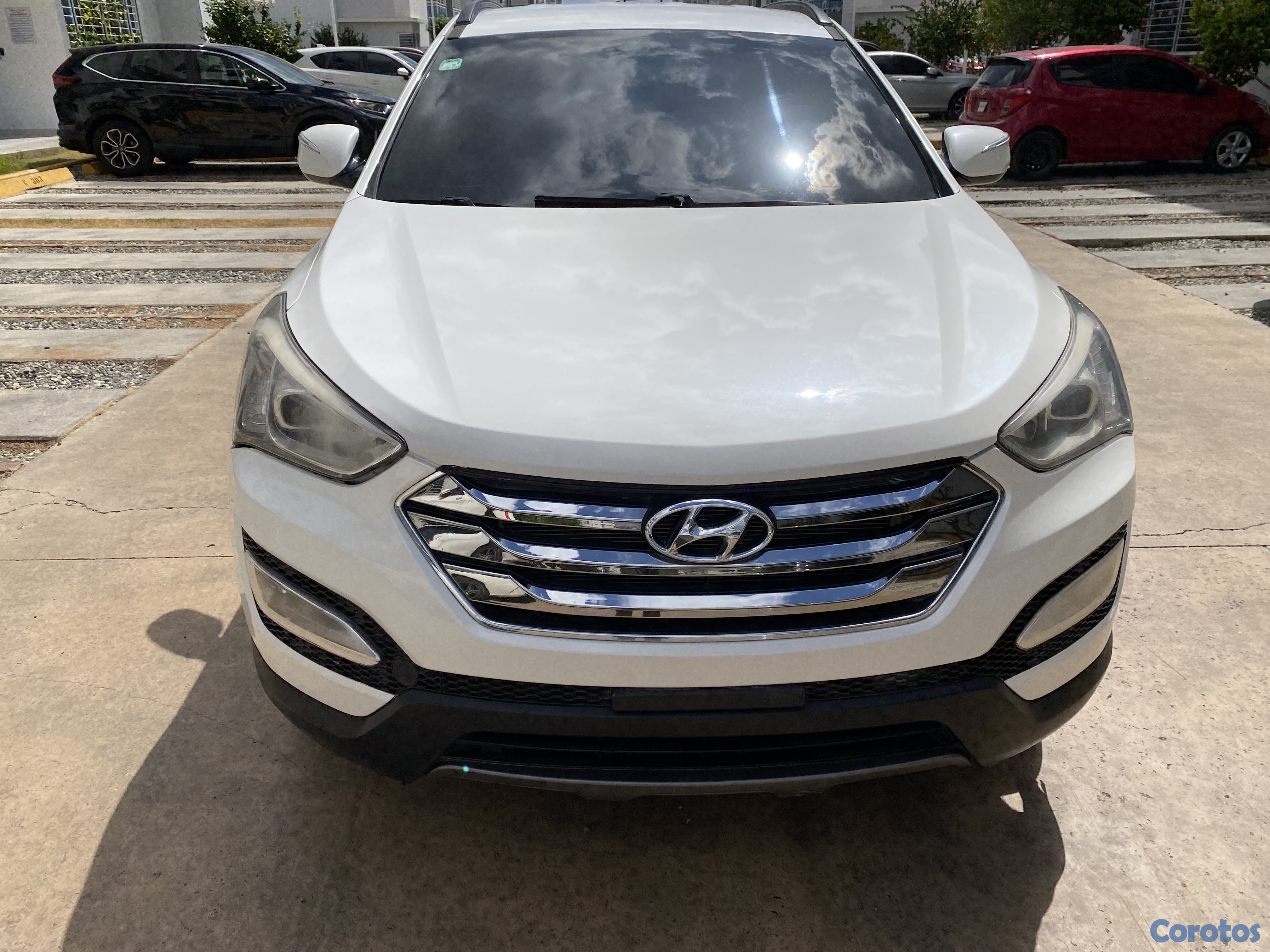 jeepetas y camionetas - Hiunday Santa Fe uso urbano, excelente condiciones 9