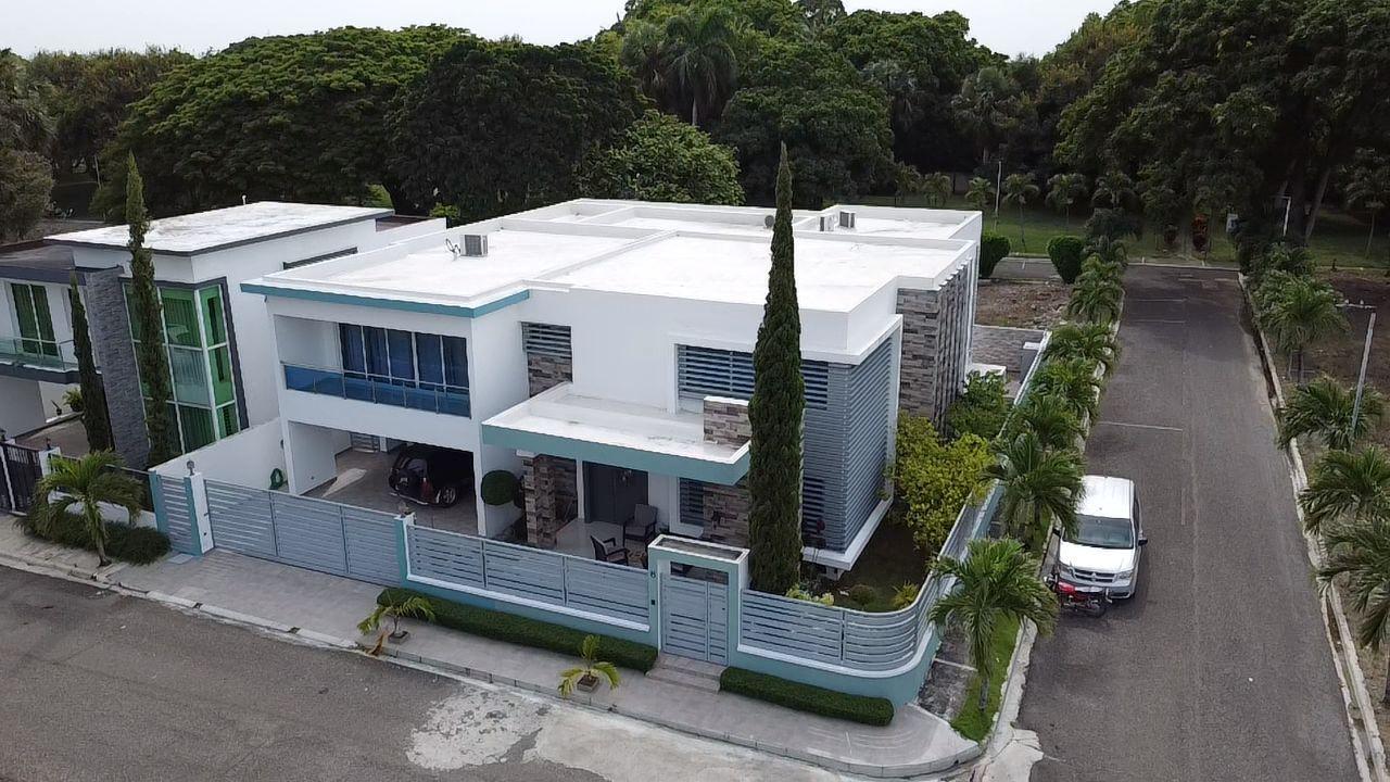 casas - CASA EN VENTA EN SANTIAGO. 1
